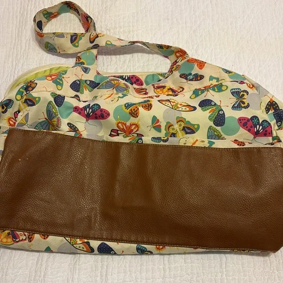 Lily Zen by Lily Bloom Butterfly Twister Morgan Weekender Bag. - Picture 10 of 13